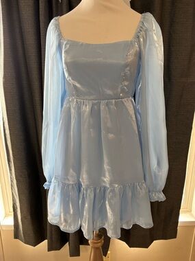 Classic Backless Long-Sleeve Mini Dress in Light Blue